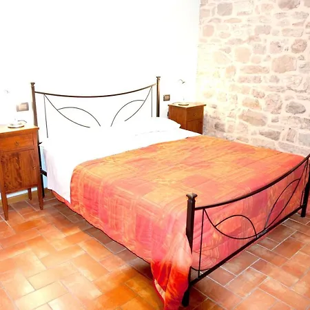 Charming House In Caprese Michelangelo With Shared Pool Сasa de vacaciones Arezzo