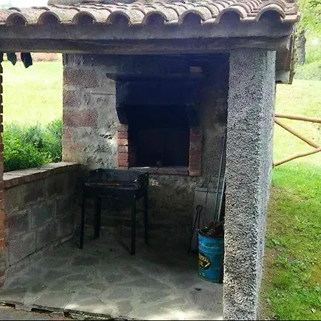 Дом отдыха Charming House In Caprese Michelangelo With Shared Pool *